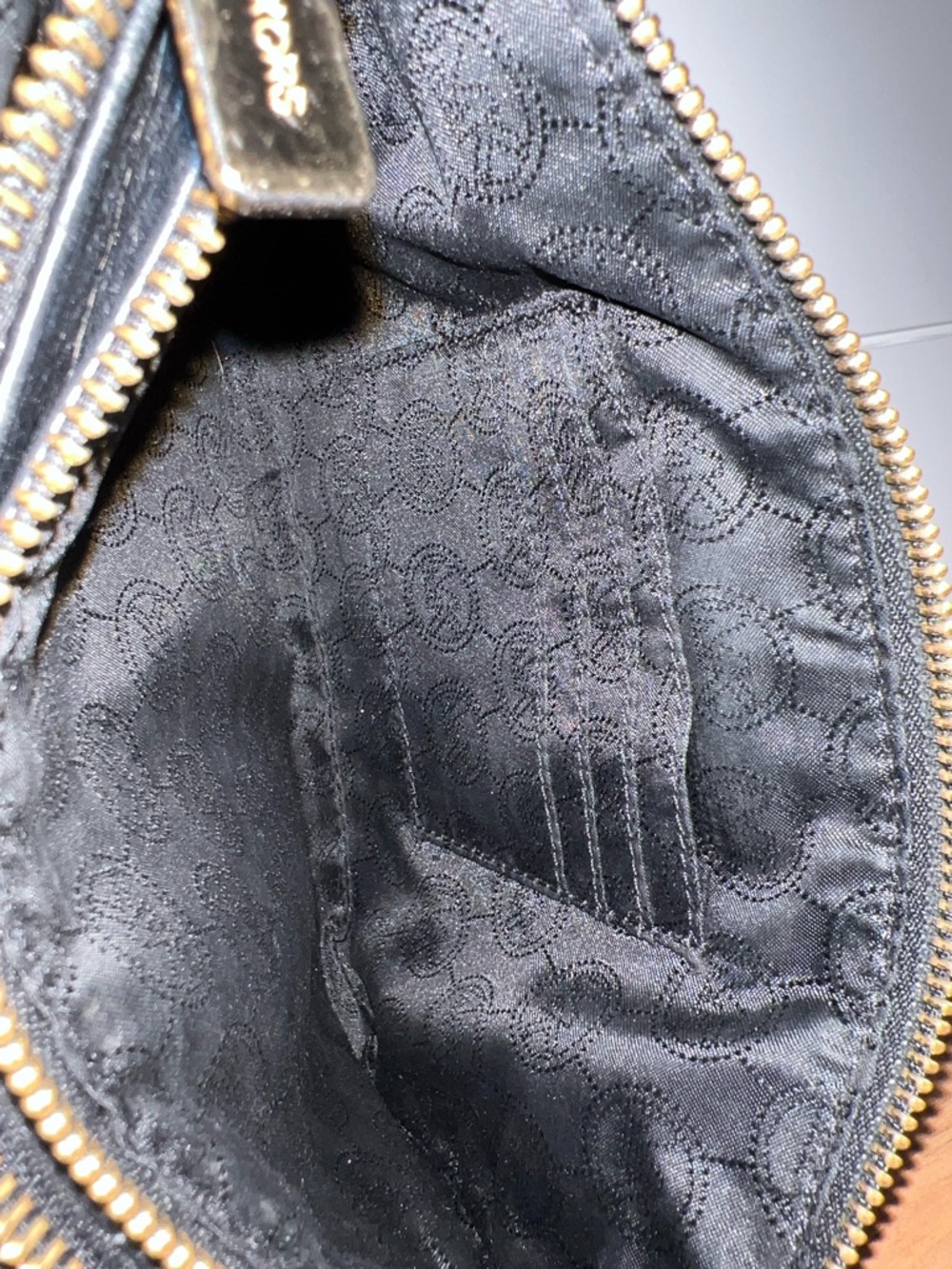 Michael Kors Jet Set Travel Pebbled Black Leather Crossbody Pouch with Gold Logo - Picture 10 of 16